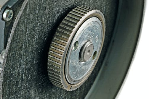 Vinkelsliber med smarte funktioner: Nemt skiveskift. Vinkelsliber med smarte funktioner: Nemt skiveskift.